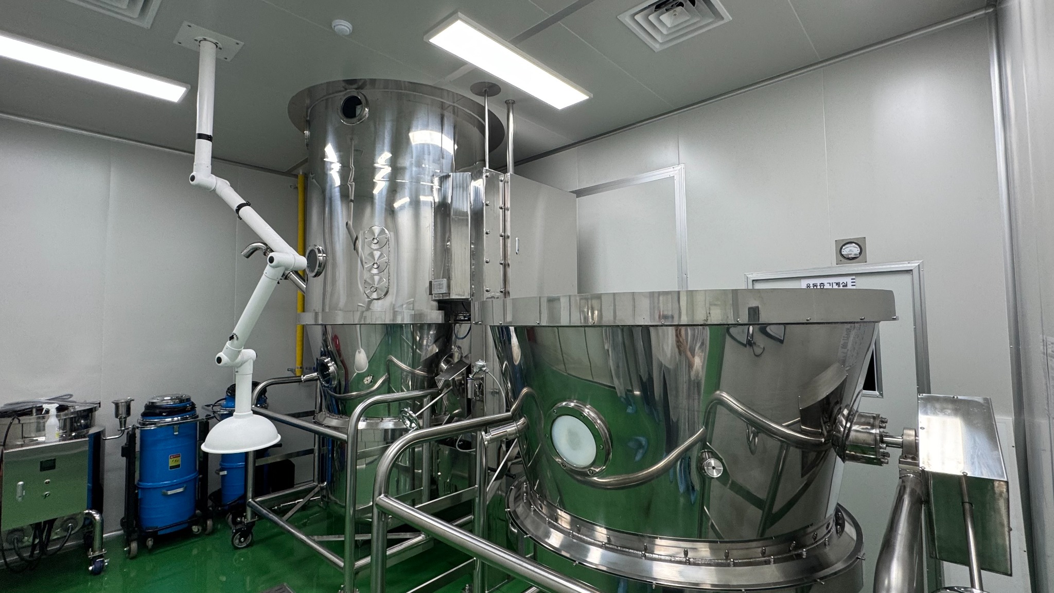 Fluid-bed granulation equipment in Korea